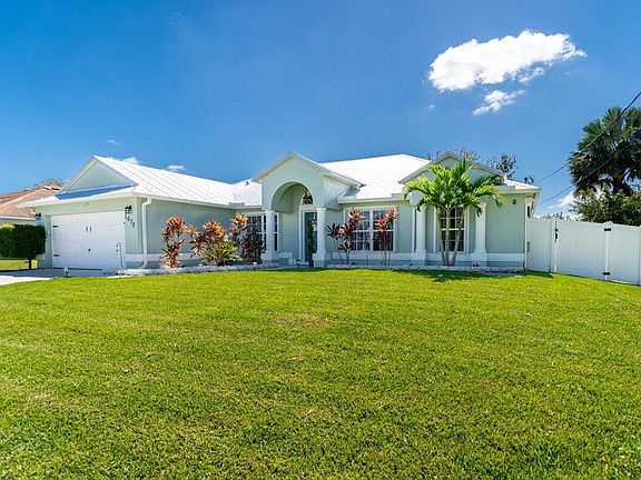4th image of 1078 SW Estaugh Avenue