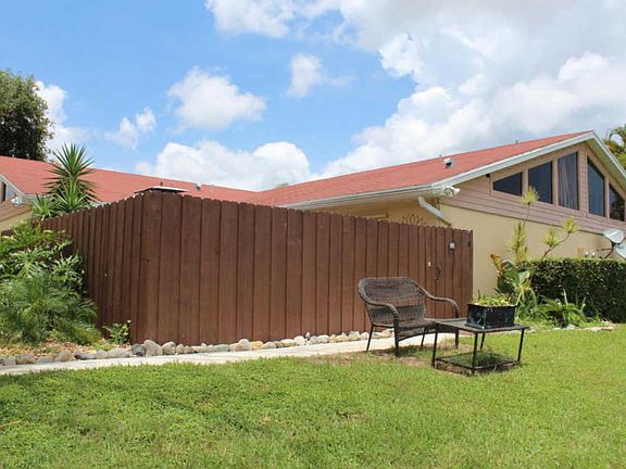 2nd image of 4369 Woodstock Dr APT C