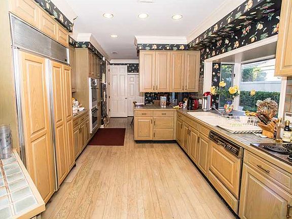 3rd image of 60 Cowry Ln