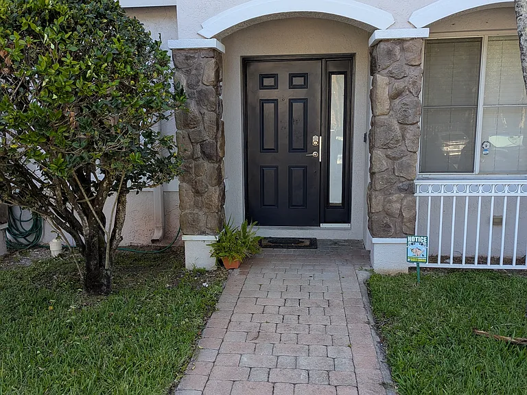 2574 SW 82nd Ave #104 — Photo 3