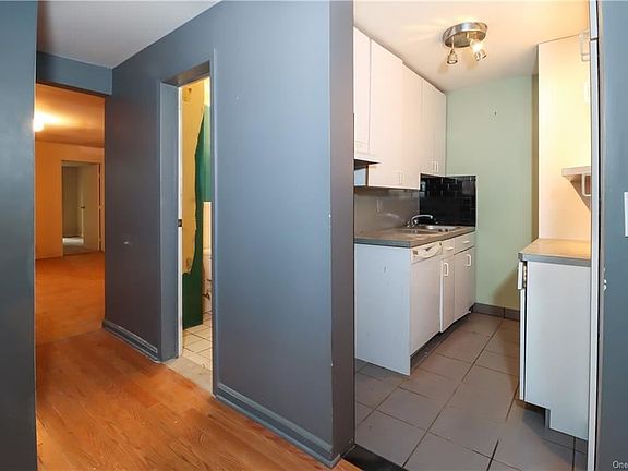 5th image of 314 W 102nd St