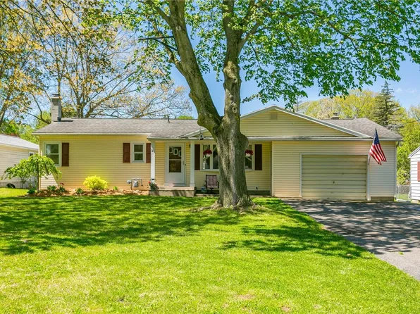 31 Tarrytown Dr, Rochester, NY 14624