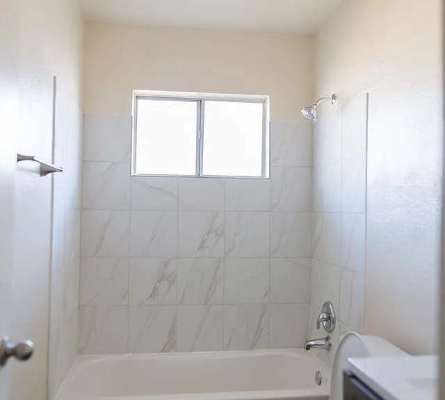 201 E Walnut Ave #10 — Photo 6