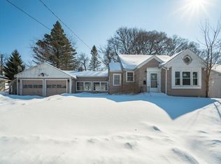 327 Lemira Ave, Waukesha, WI 53188