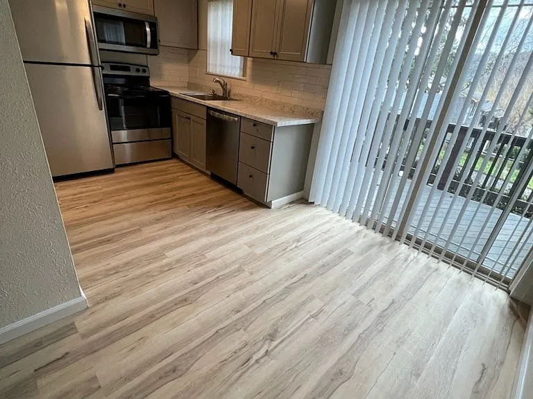 6912 N Richmond Ave — Photo 5