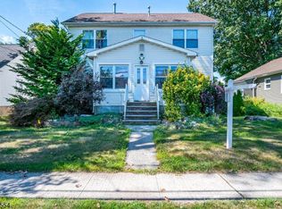 61 Grove Ave, Metuchen, NJ 08840