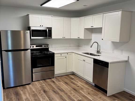 4th image of 200 S Van Buren Ave #302