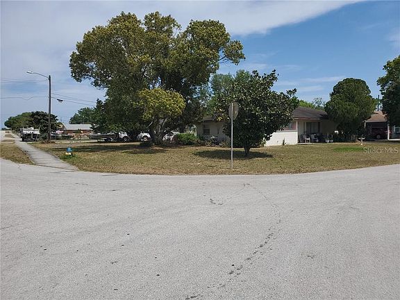 4th image of 2243 Laura St