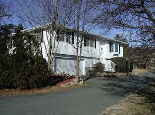 15 Penzance Rd, Rockport, MA 01966