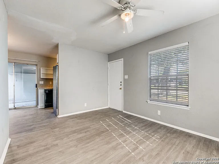 5830 Castle Yard — Photo 6