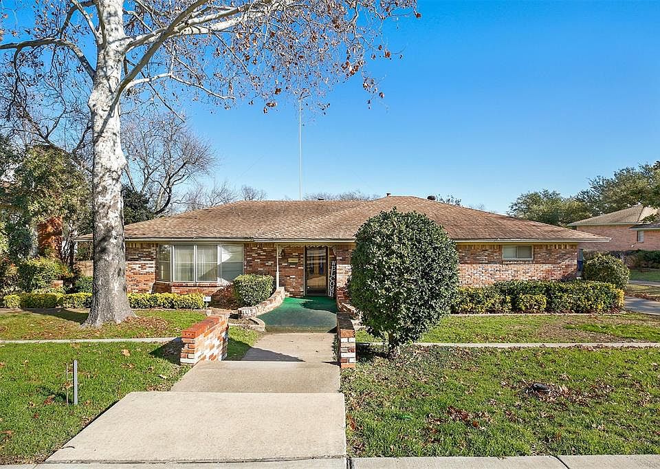 1st image of 2906 S Glenbrook Dr