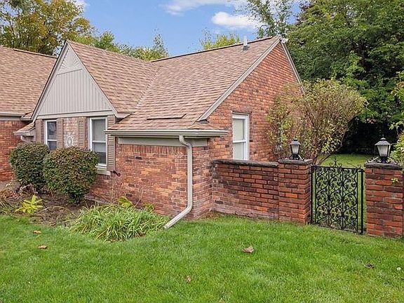 2nd image of 19666 Blossom Ln