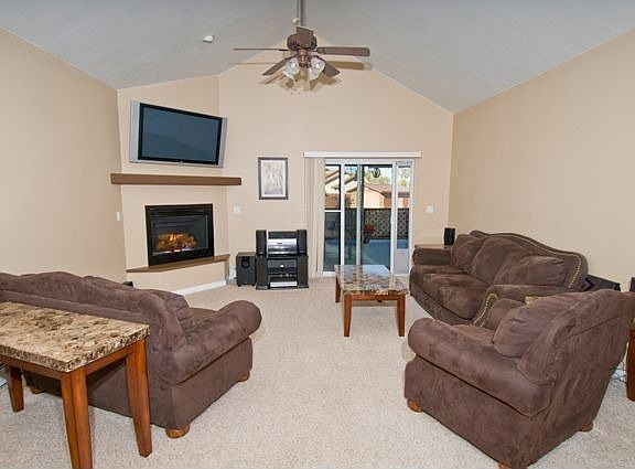 4th image of 385 Vista Valley Dr