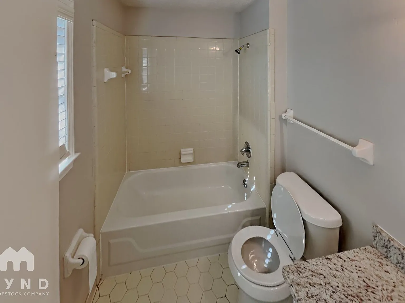3 bed, 2.0 bath, 1000 sqft, $1,775 — Photo 4