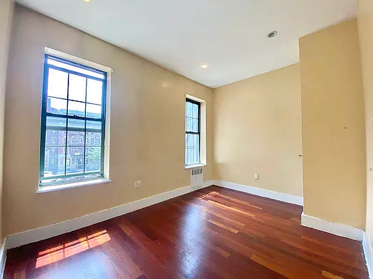 Rented by Brooklyn High Rise LLC | media 8