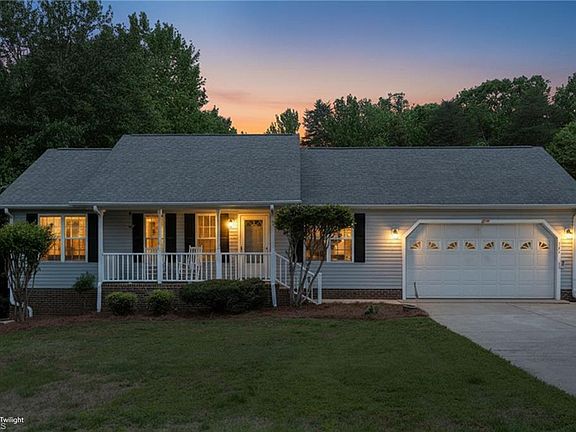 2nd image of 541 Moir Mill Rd