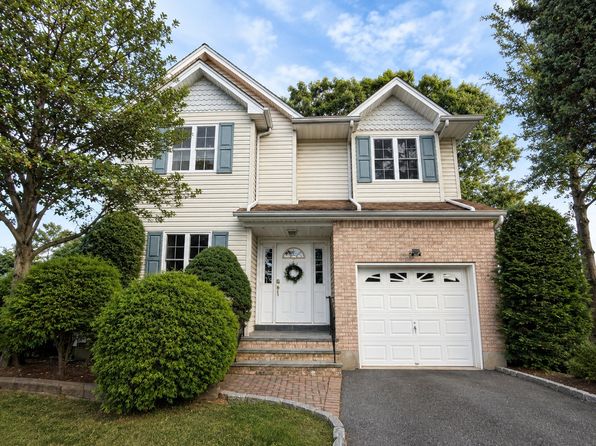 35 Willis Ave