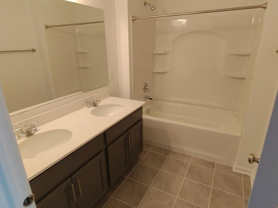 1st image of 447 Comstock Dr #447