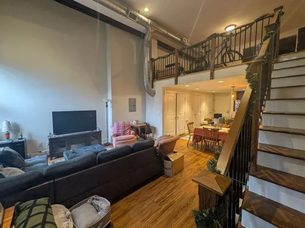 71 Canvass St APT 105, Cohoes, NY 12047