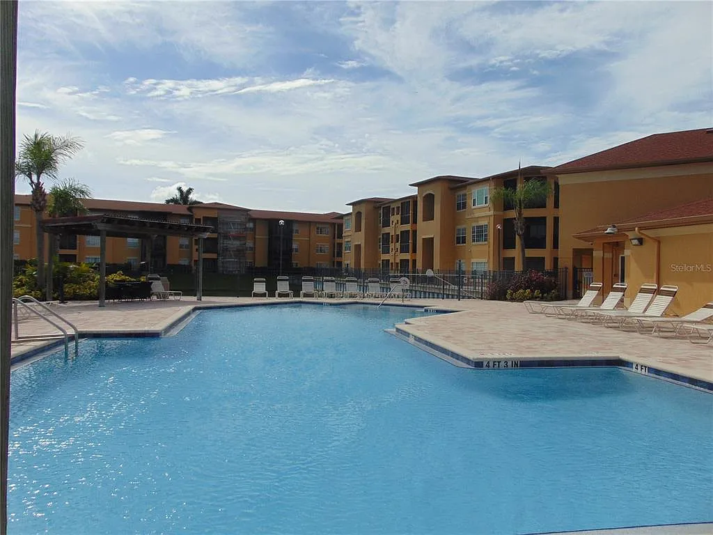 1 bed, 1.0 bath, 656 sqft, $1,400 — Photo 3