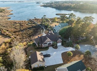 101 Trumpet St, Surf City, NC 28445