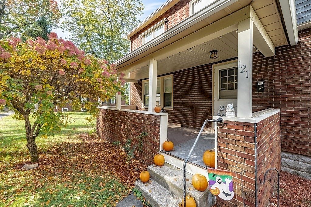 121 Highland Ave, Westfield, MA 01085 Zillow