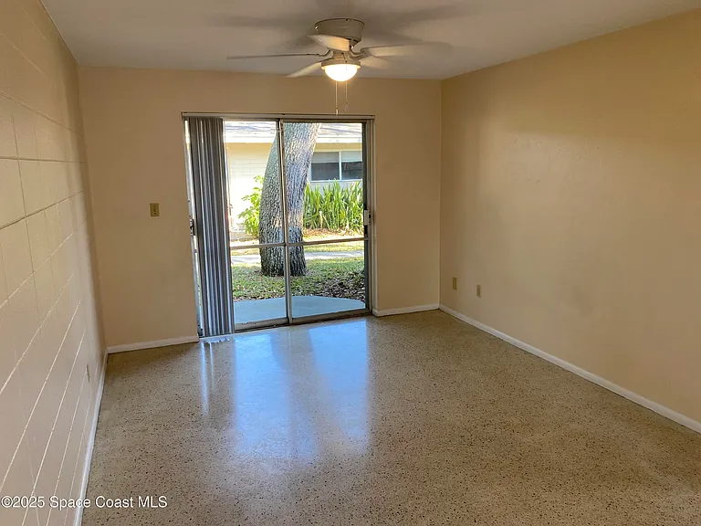 1558 Guava Ave #B — Photo 5