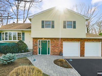 5 Sloping Hill Ln, Montvale, NJ, 07645
