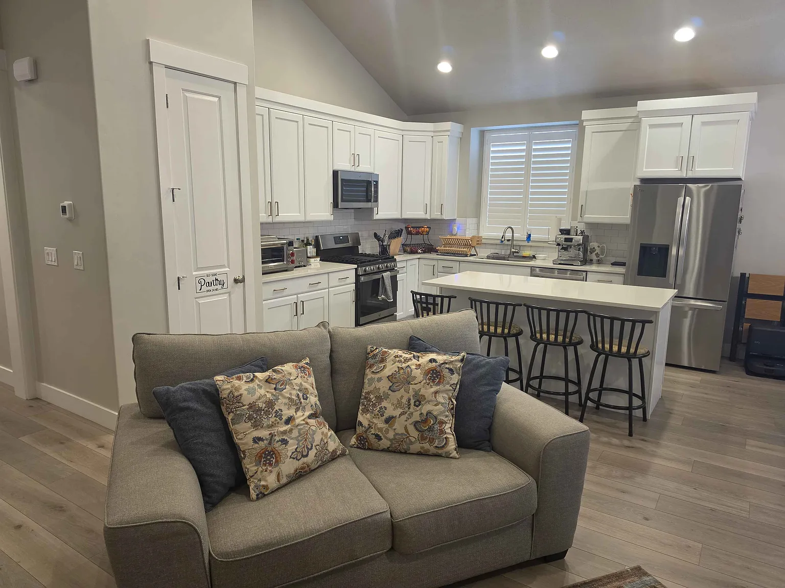 1 bed, 4277 sqft, $950 — Photo 2