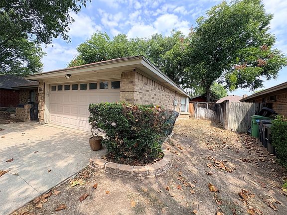 3rd image of 1908 Berrybrook Dr