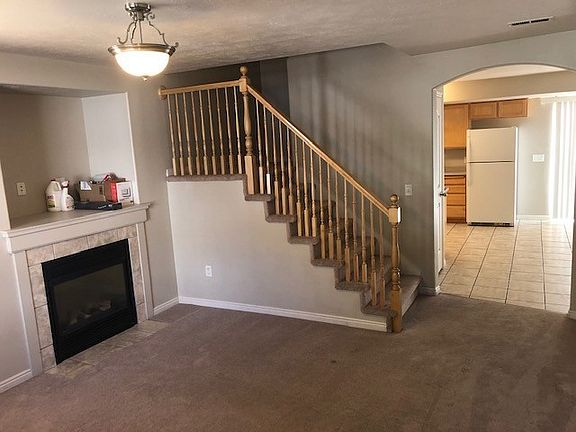 5th image of 384 E Newsome Park Ln