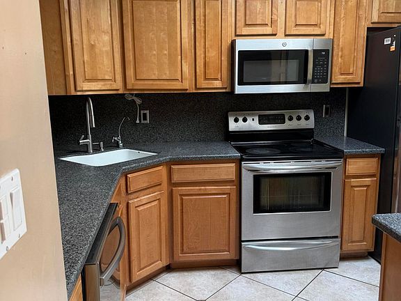 5th image of 3029 Kirkland Rd NE