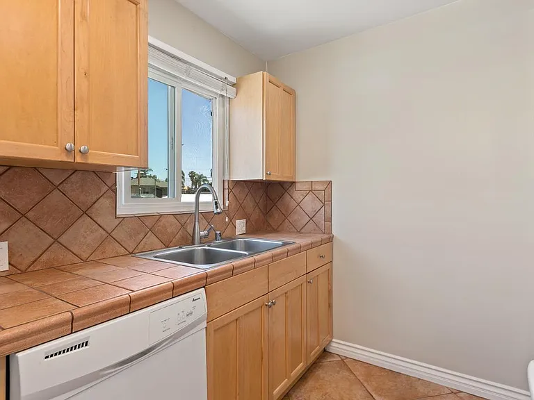 2904 Adams Ave — Photo 9