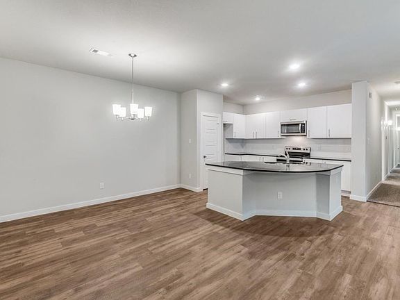 3rd image of 640 Blackland Dr