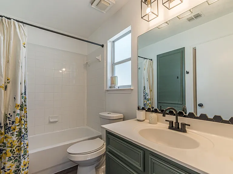 7605 Bennett Ave — Photo 14