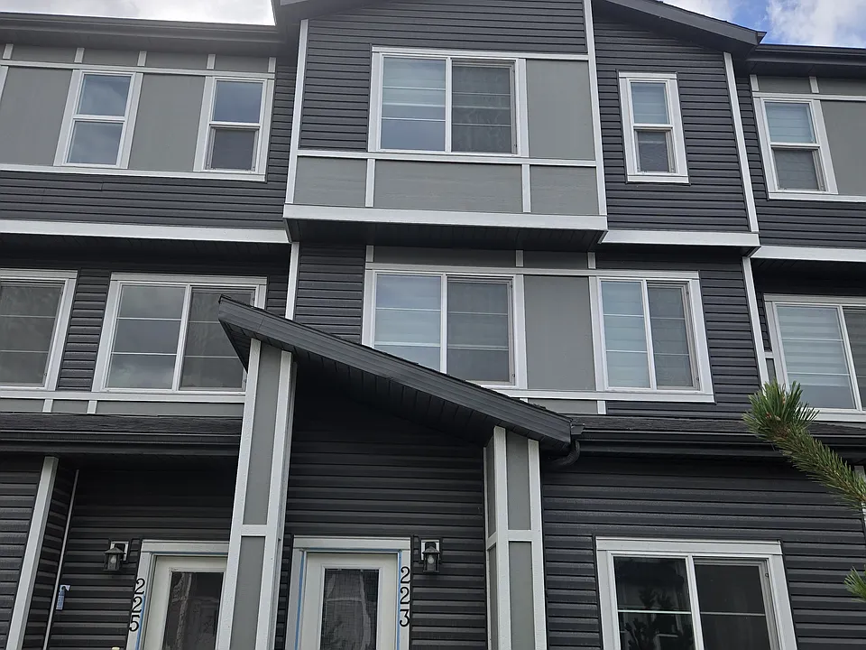 75 Cornerstone Ave NE #223
