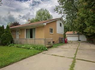 35501 Griswald St, Clinton Township, MI