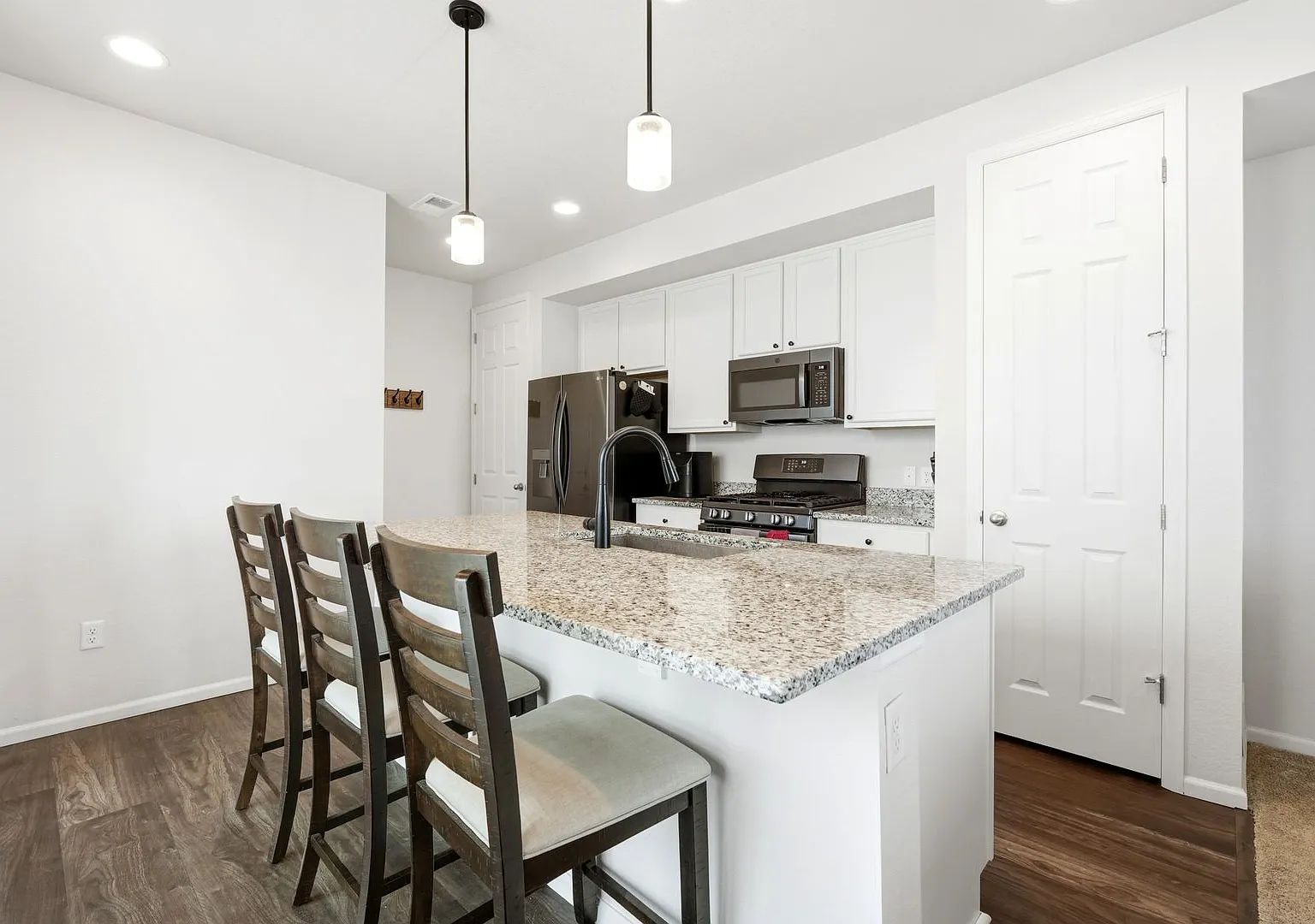 Beautiful Frederick Townhome with Two En-Suite Bedrooms & 2-Car Garage — Photo 3