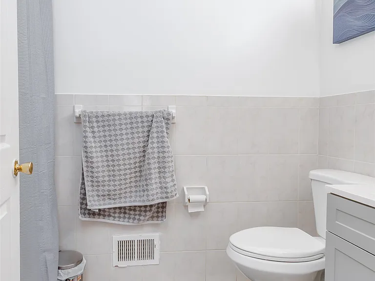 225 Belvedere Dr #1 — Photo 9