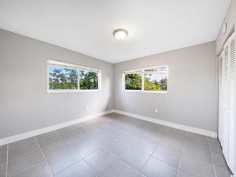 1960 NE 161st St #201 — Photo 3