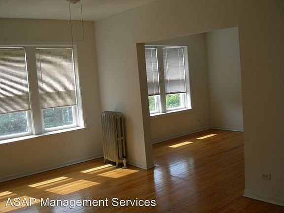 2nd image of 4043 N Mozart St APT 2W