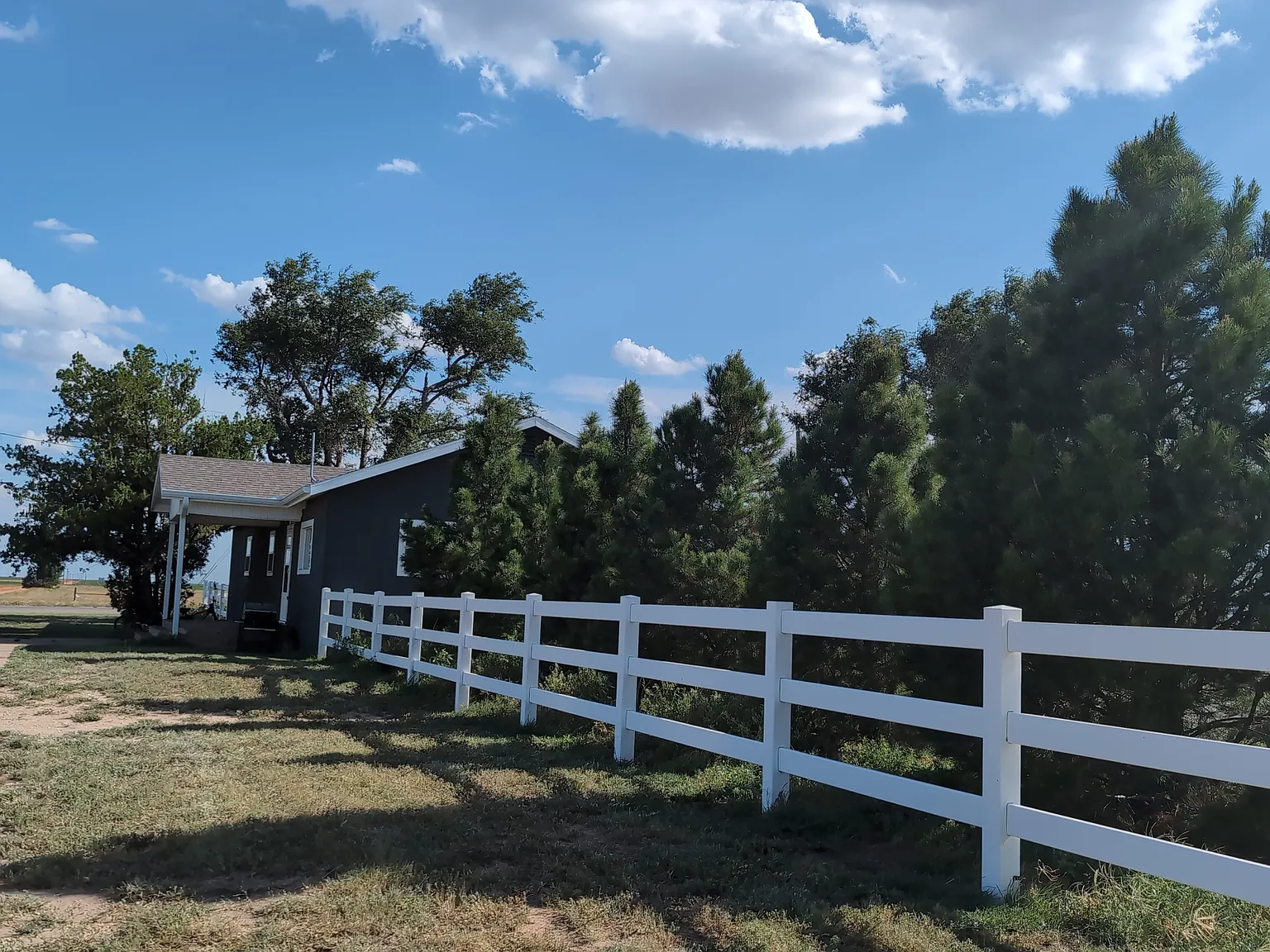 3 bed, 1400 sqft, $1,500 — Photo 2