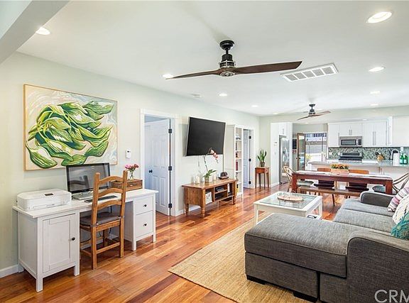 5th image of 733 Sapphire St