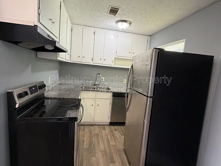 1512 Waverly Way #D-2 — Photo 6
