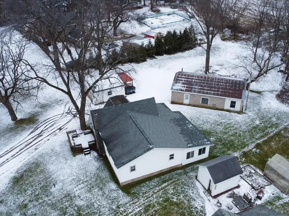 3647 Old Stage Rd, Brooklyn, WI 53521