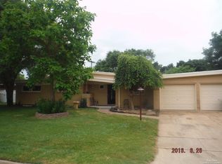 834 Manor Rd, Salina, KS 67401