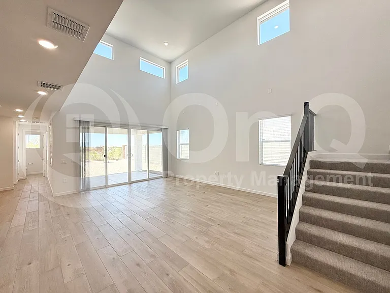 10042 S 23rd Ln — Photo 8