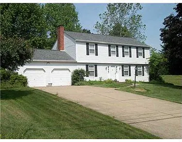 1302 Magee Rd photo 1