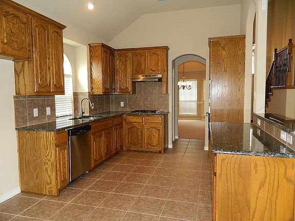 Gorgeous granite and abundance of cabinets
