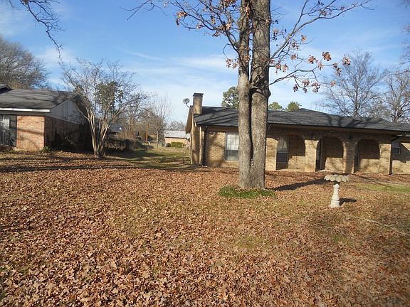3rd image of 107 Park Dr